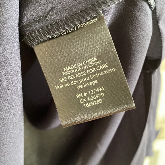 Heartloom navy blouse size medium. NWT - Picture 6 of 8